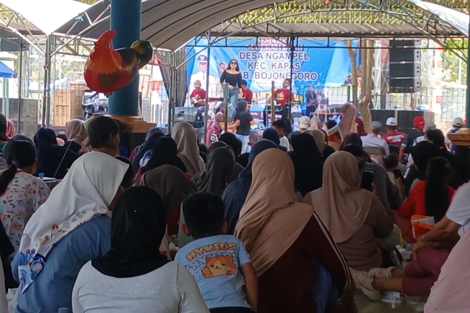 Jalan Sehat dan Hiburan Rakyat Meriahkan Hari Jadi Desa Ngampel Bojonegoro
